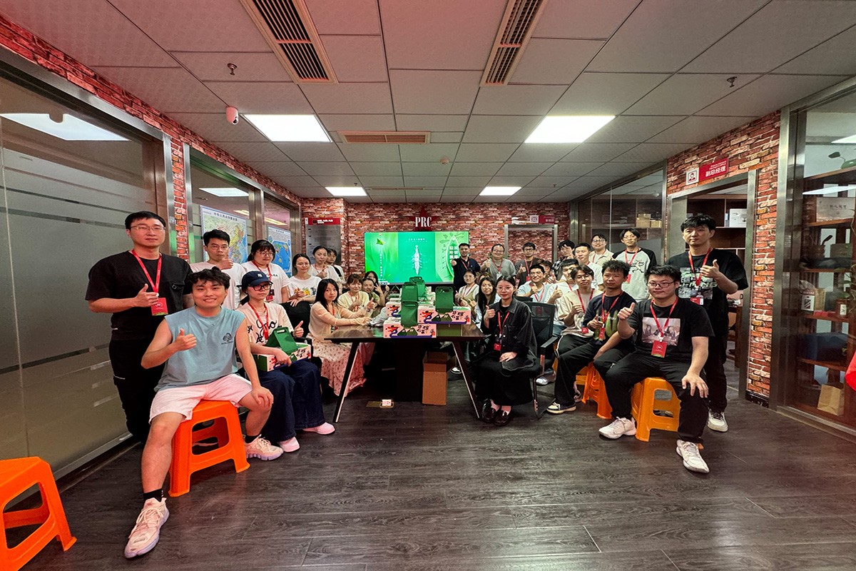 “粽香情濃·艾草傳情”中閥傳媒開展端午節主題活動